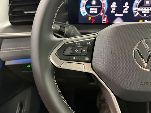 New 2026 Volkswagen Tiguan SE image 12