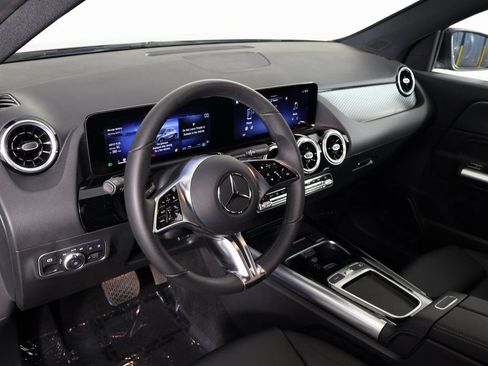 Used 2025 Mercedes-Benz GLA 250 image 7