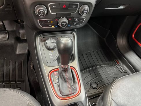Used 2020 Jeep Compass Trailhawk AWD/4WD image 26