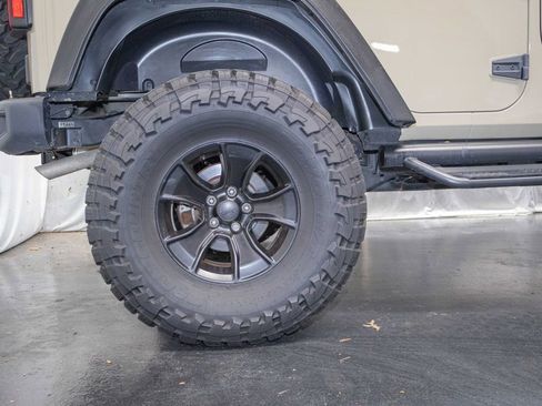 Used 2018 Jeep Wrangler Unlimited Sport S image 7