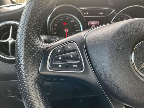 Used 2019 Mercedes-Benz GLA 250 image 16