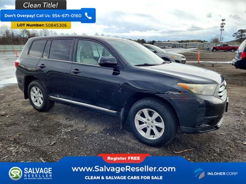 Used 2013 Toyota Highlander 4WD w/ Cold Weather Pkg image 5