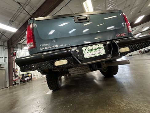 Used 2009 GMC Sierra 2500 SLT w/ SLT Convenience Package AWD/4WD image 24