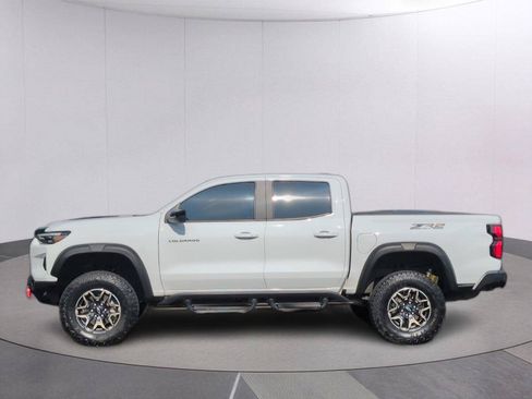 Used 2024 Chevrolet Colorado ZR2 w/ ZR2 Convenience Package III AWD/4WD image 2