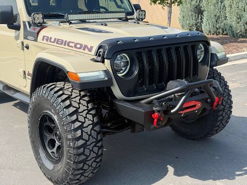 Used 2020 Jeep Gladiator Rubicon AWD/4WD image 3