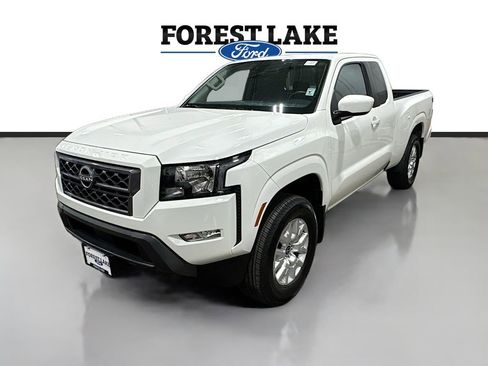 Used 2024 Nissan Frontier SV w/ SV Convenience Package image 3