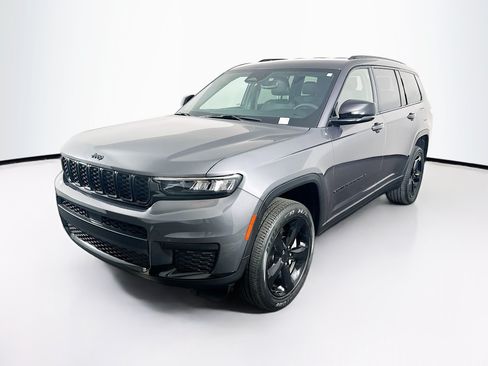 Used 2023 Jeep Grand Cherokee L Laredo RWD image 3