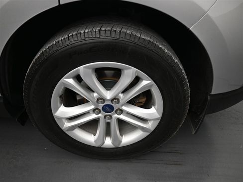 Used 2019 Ford Edge SEL w/ Equipment Group 201A AWD/4WD image 19