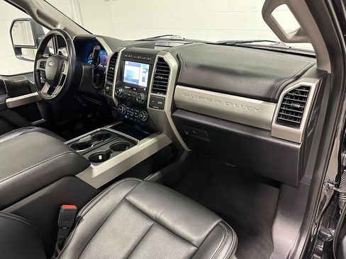 Used 2021 Ford F350 Lariat image 11