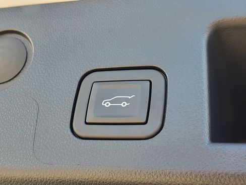 Used 2026 Chevrolet Equinox LT w/ Convenience Package II FWD image 8