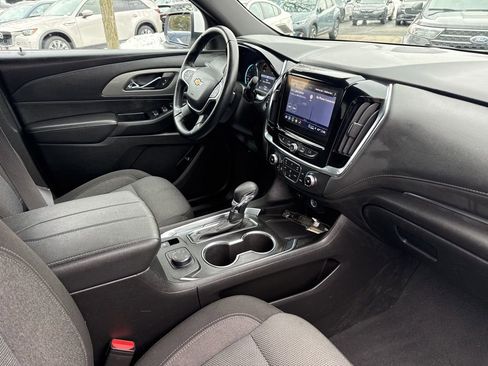Used 2023 Chevrolet Traverse LT image 29