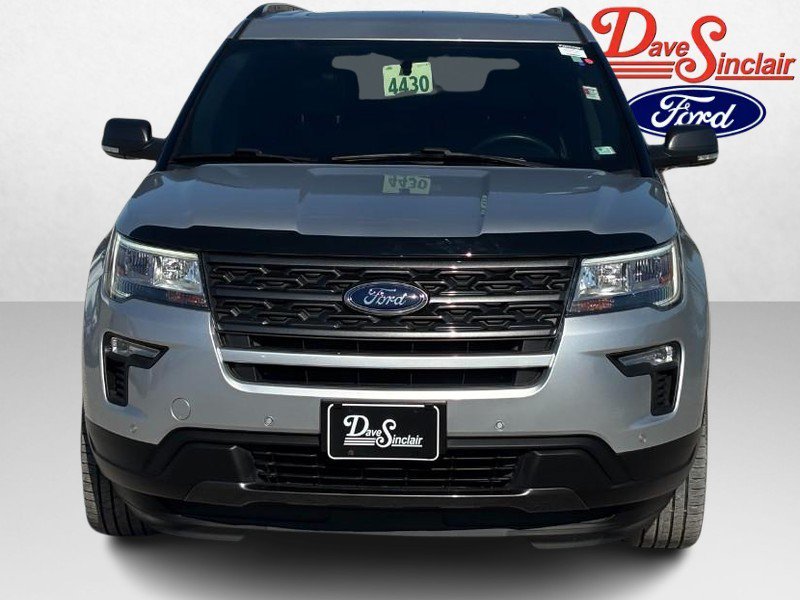Used 2018 Ford Explorer XLT w/ Equipment Group 202A AWD/4WD image 2