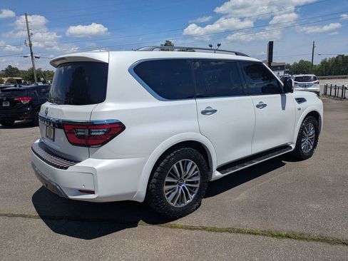 Used 2021 Nissan Armada SL w/ Captain's Chairs Package RWD image 4
