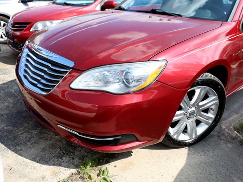 Used 2012 Chrysler 200 Touring image 2