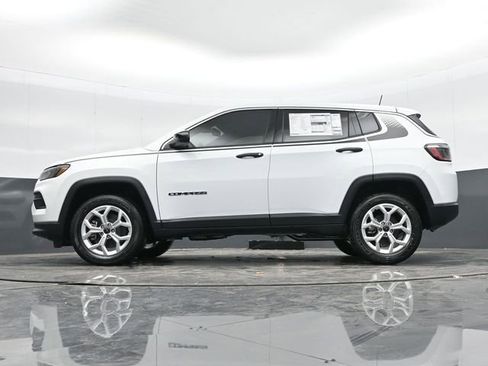 Used 2025 Jeep Compass Sport w/ Mopar Graphics Package image 43