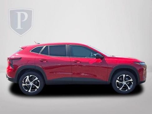 New 2026 Chevrolet Trax RS w/ Driver Confidence Package FWD image 4