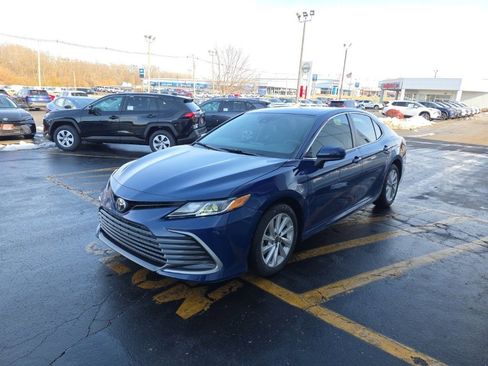 Used 2023 Toyota Camry LE image 9