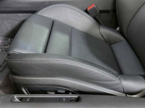 Certified 2022 Porsche 911 Carrera 4 AWD/4WD image 12