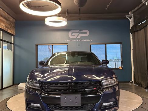 Used 2017 Dodge Charger R/T w/ Plus Group RWD image 8
