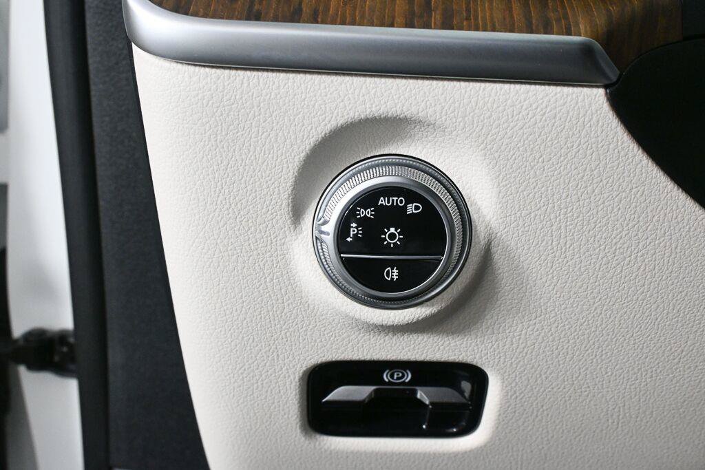 Certified 2024 Mercedes-Benz C 300 Sedan image 9