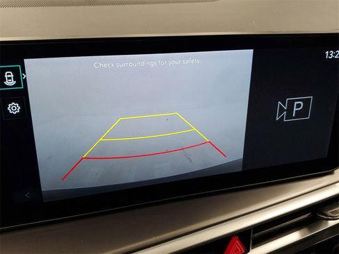 Used 2024 Kia Sorento LX image 19