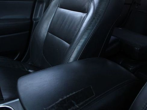 Used 2014 Ford Explorer XLT w/ Equipment Group 202A FWD image 17