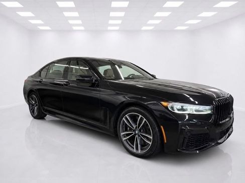 Used 2022 BMW 750i xDrive w/ Executive Package AWD/4WD image 14