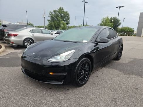 Used 2023 Tesla Model 3 Standard Range RWD image 1