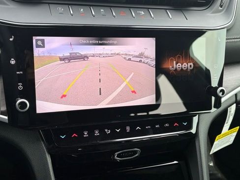 New 2026 Jeep Grand Cherokee Laredo image 22