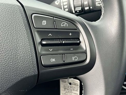 Certified 2023 Hyundai Venue SEL w/ Cargo Package image 20