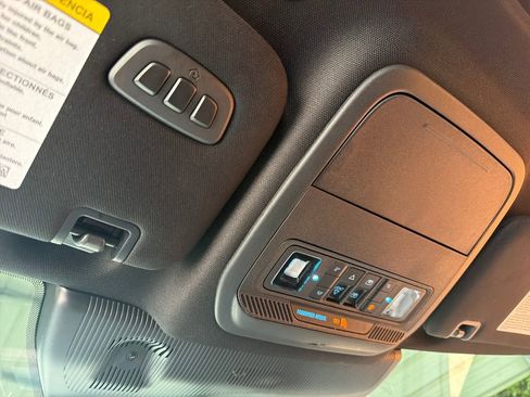 Used 2025 Ford Explorer ST image 30