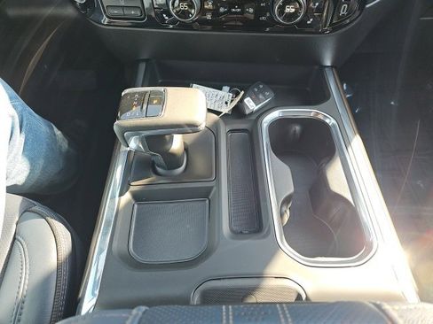 Used 2024 Chevrolet Silverado 1500 High Country image 19