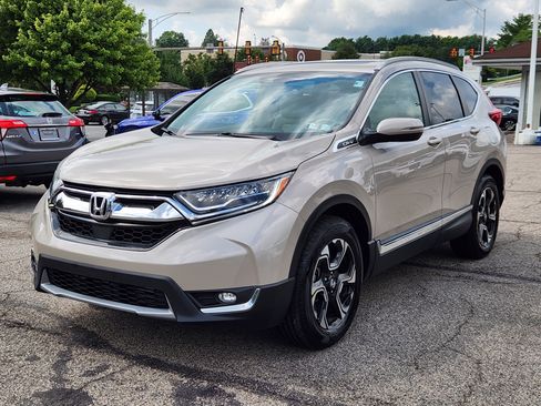 Used 2019 Honda CR-V Touring image 2