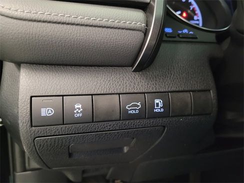 Used 2020 Toyota Camry SE image 27