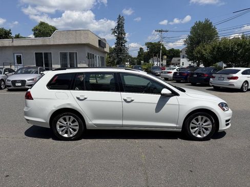 Used 2017 Volkswagen Golf S w/ Driver Assistance Package AWD/4WD image 9
