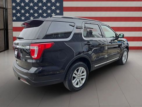 Used 2019 Ford Explorer XLT w/ Equipment Group 202A image 10