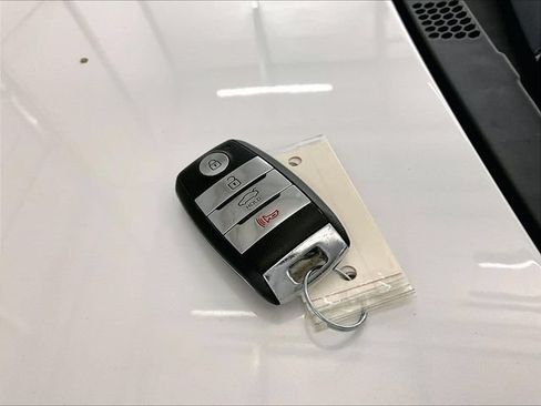 Used 2017 Kia Forte SX FWD image 9