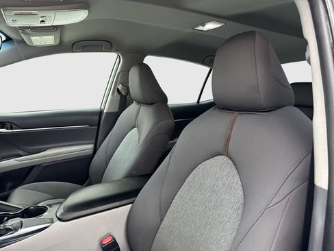 Used 2018 Toyota Camry LE FWD image 15