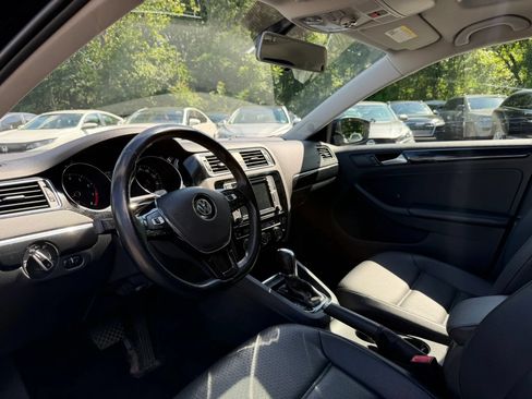 Used 2017 Volkswagen Jetta SEL FWD image 10