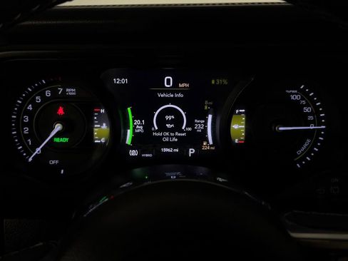 Used 2025 Jeep Wrangler Unlimited Sahara w/ Safety Group AWD/4WD image 15