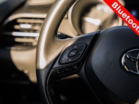 Used 2018 Toyota C-HR XLE image 11