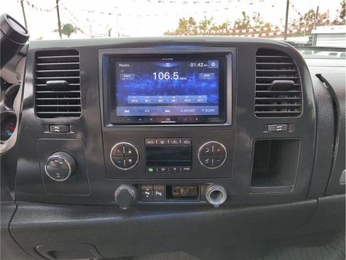 Used 2008 Chevrolet Silverado 2500 LT w/ 1LT Convenience Package image 6