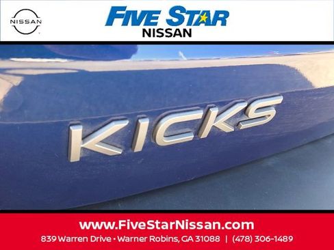 Used 2025 Nissan Kicks SV FWD image 11