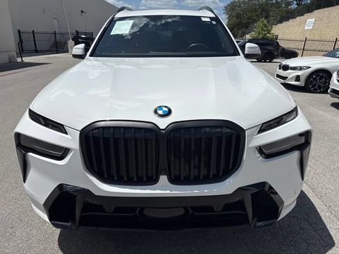 Used 2024 BMW X7 xDrive40i w/ M Sport Package AWD/4WD image 2