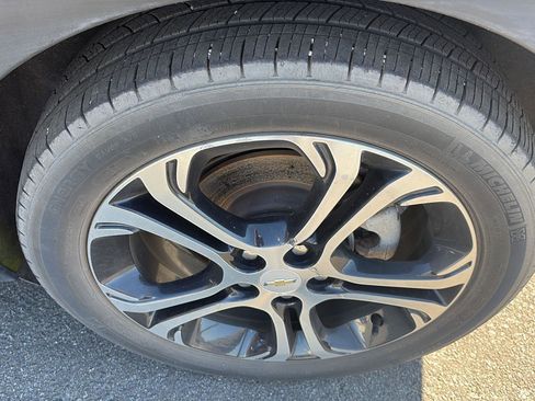 Used 2020 Chevrolet Bolt Premier w/ Infotainment Package image 12