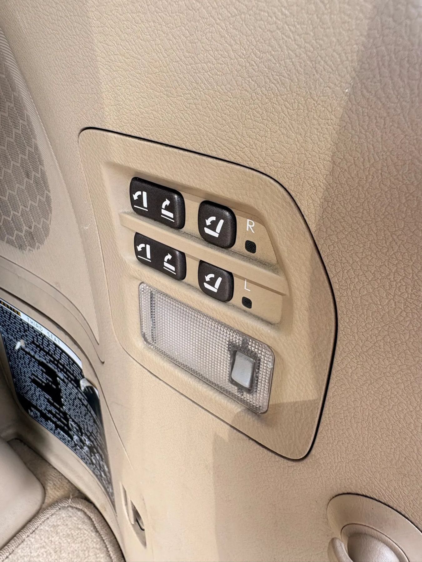 Used 2011 Lexus LX 570 4WD w/ Luxury Pkg image 49