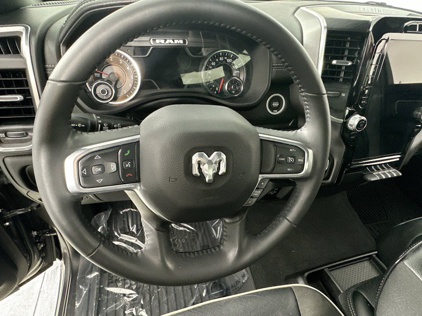 Used 2023 RAM 1500 Laramie AWD/4WD image 11