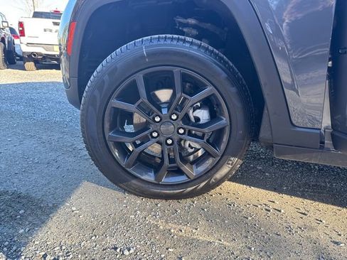 New 2025 Jeep Grand Cherokee Limited image 28