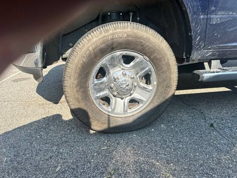 Used 2017 RAM 2500 Tradesman w/ Chrome Appearance Group AWD/4WD image 5