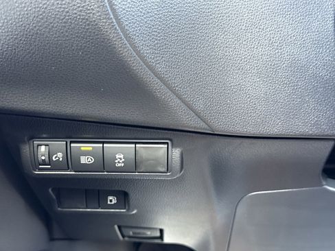 New 2026 Toyota Corolla Cross SE image 17